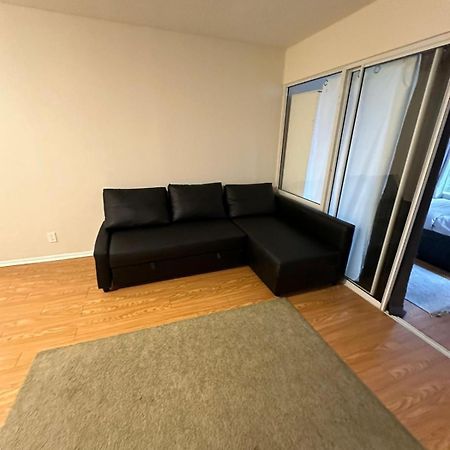 Best Location In Downtown- Walking To Eaton Centre, Nathan Phillips Square, Yonge-Dundas, Ikea,Transit Toronto Exterior foto